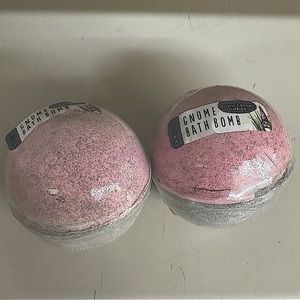 Gnome green tea charcoal bath bombs (set of 2)